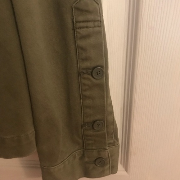 Old Navy womens utility jacket Sz L. Bottom front and button sleeves. EUC - Picture 3 of 5